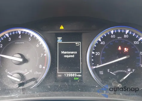 2019 Toyota Highlander Xle z USA, uszkodzony, nr VIN 5TDKZRFH3KS305704